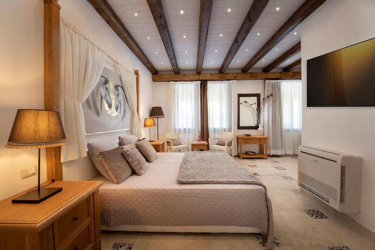 Villa Cavalieri Country Hotel Pula Eksteriør billede